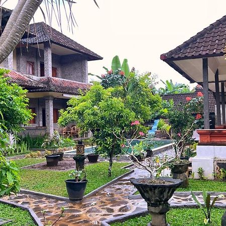 Gusti Home Stay Ubud Esterno foto