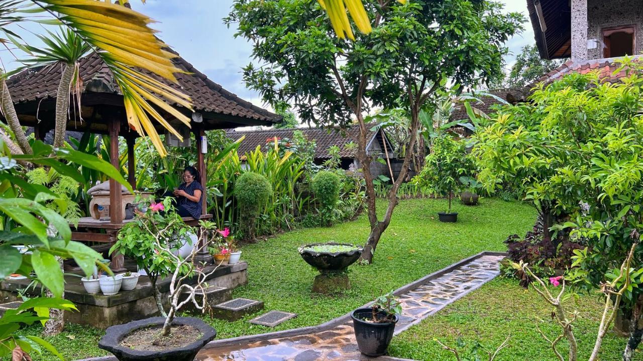Gusti Home Stay Ubud Esterno foto