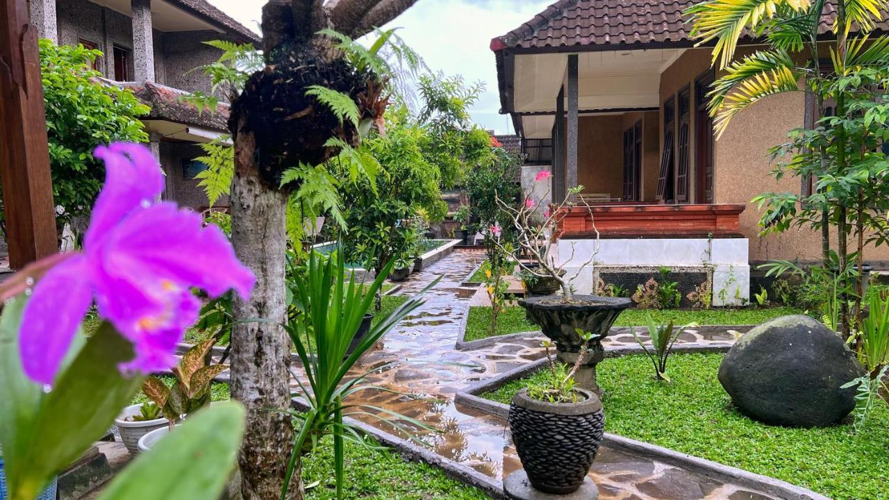 Gusti Home Stay Ubud Esterno foto
