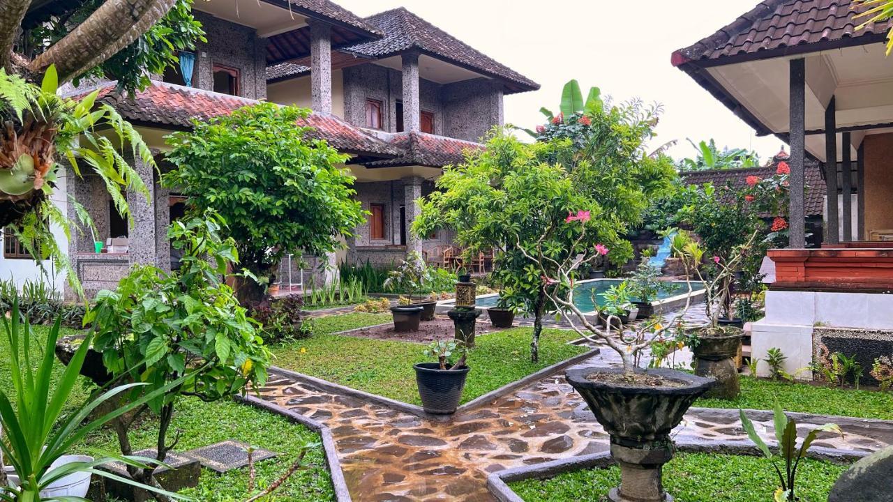 Gusti Home Stay Ubud Esterno foto