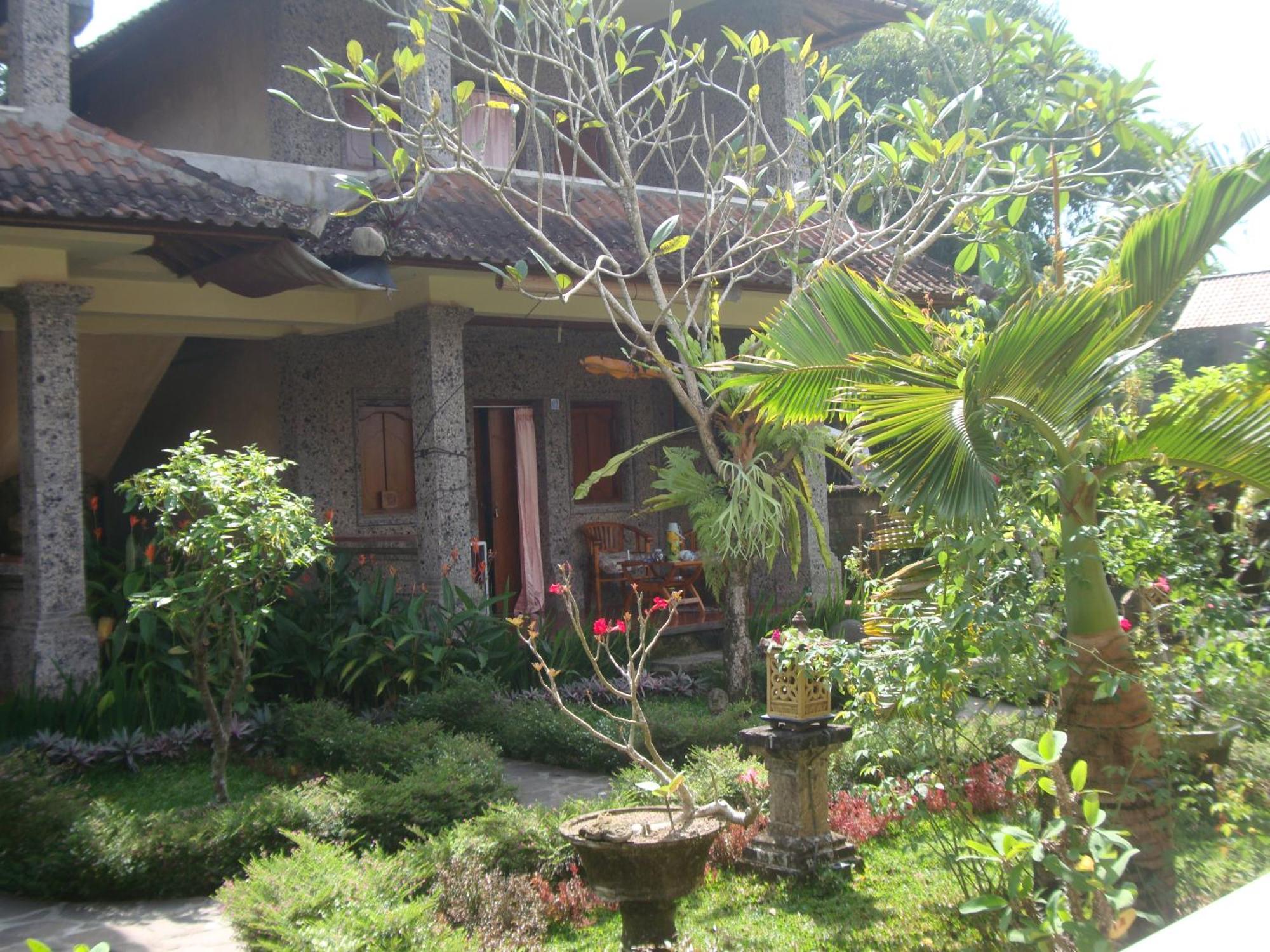 Gusti Home Stay Ubud Esterno foto