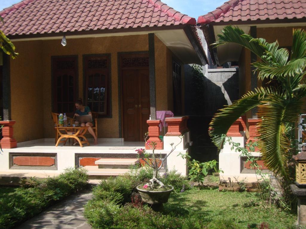 Gusti Home Stay Ubud Esterno foto