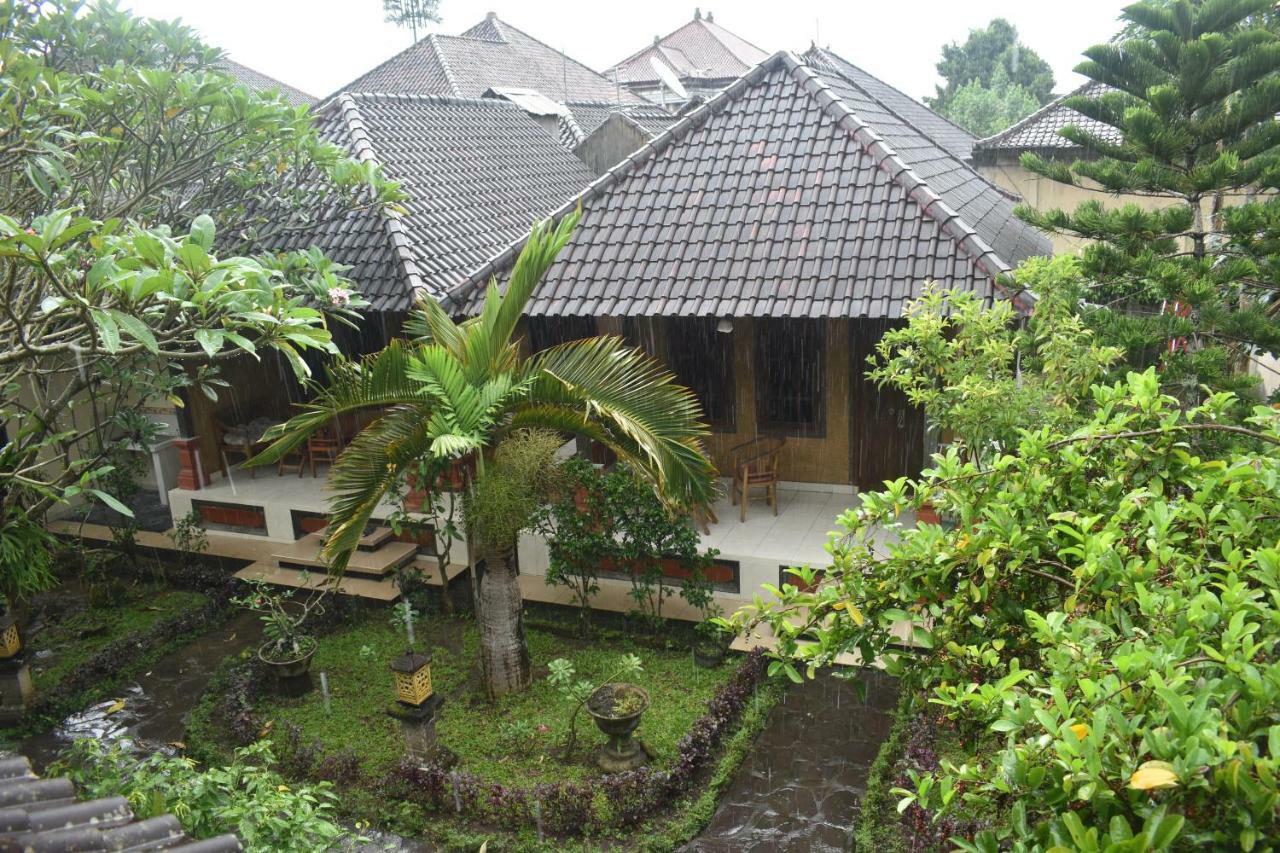 Gusti Home Stay Ubud Esterno foto